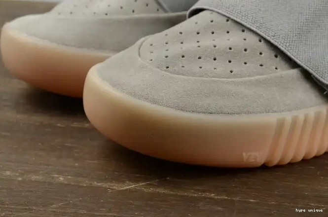 hype GLOW GUM LIGHT GREY 750 YEEZY ADIDAS DARK BB1840 BOOST 0601